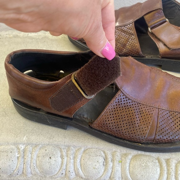 🎣TOMMY BAHAMA Italian Leather Closed Toe Fisherman Sandal 11 - Picture 6 of 9